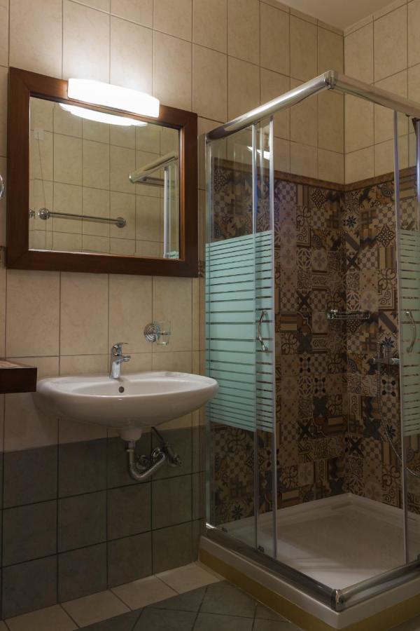 Akrolimnion Hotel Janina Zewnętrze zdjęcie